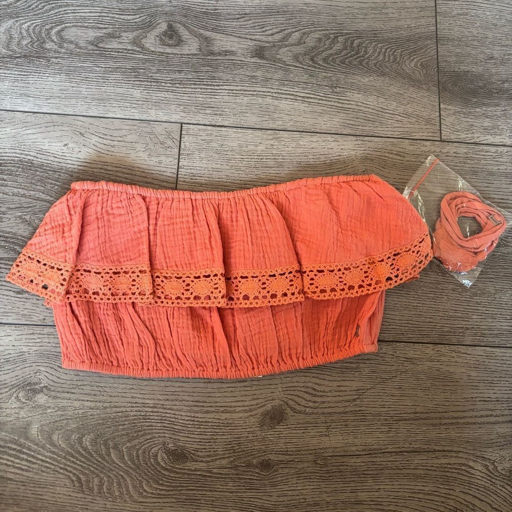 Roxy Coral Off-Shoulder crop Top with Lace Trim